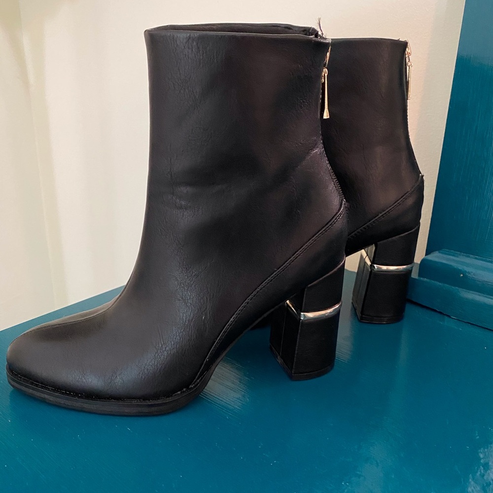 Forever 21 Faux Leather Ankle Boots